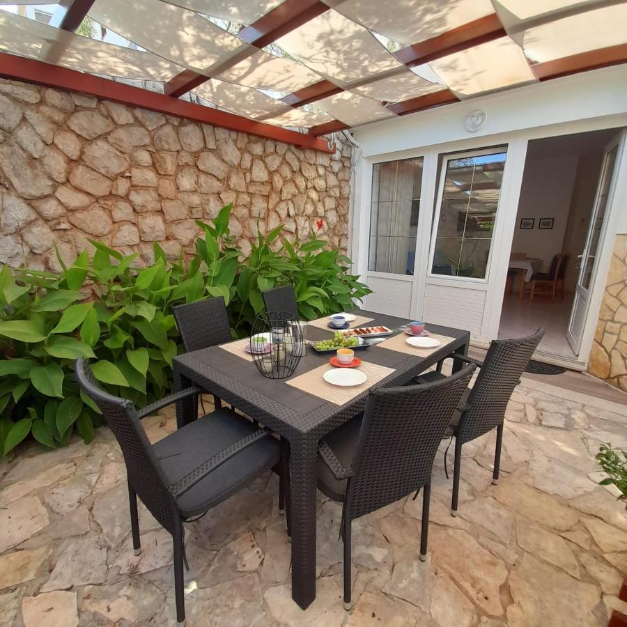 2-Bedroom Apartment 300M From Beach In Punat Exterior foto